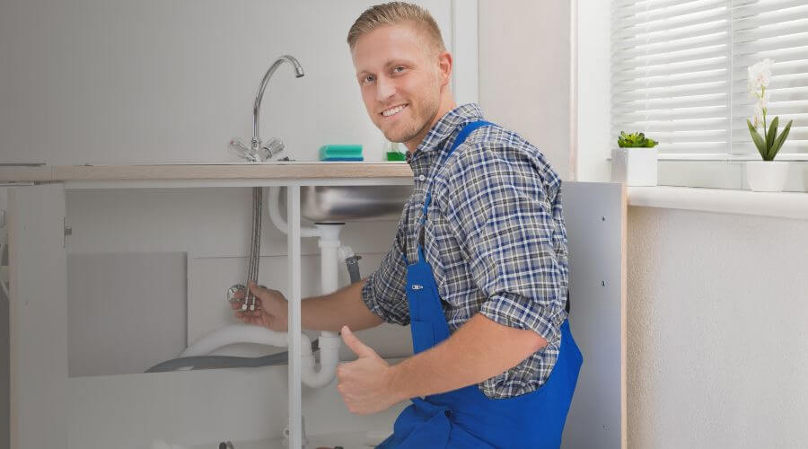 Expert burst pipe repair services in Makanda, IL